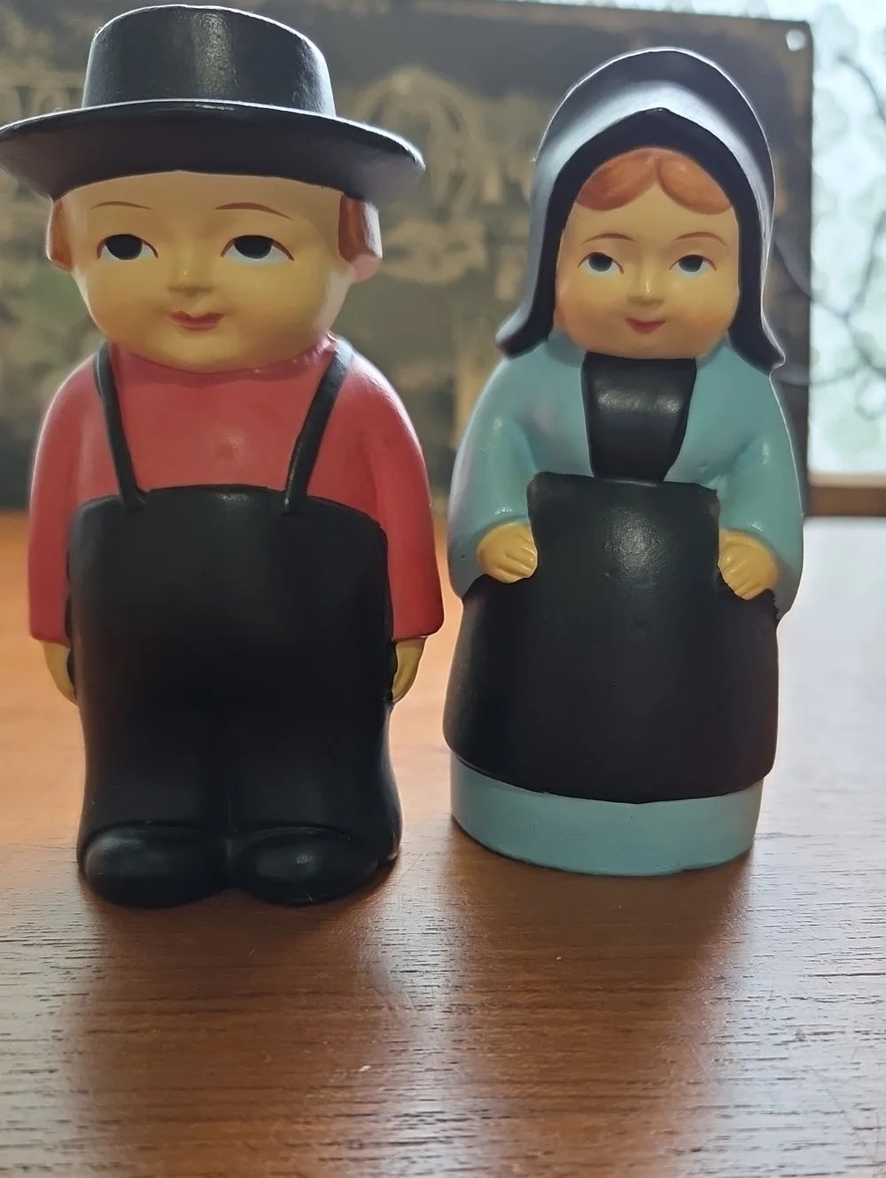 Vintage Amish Man And Woman Amish Couple -salt & pepper, Madwe In Japan